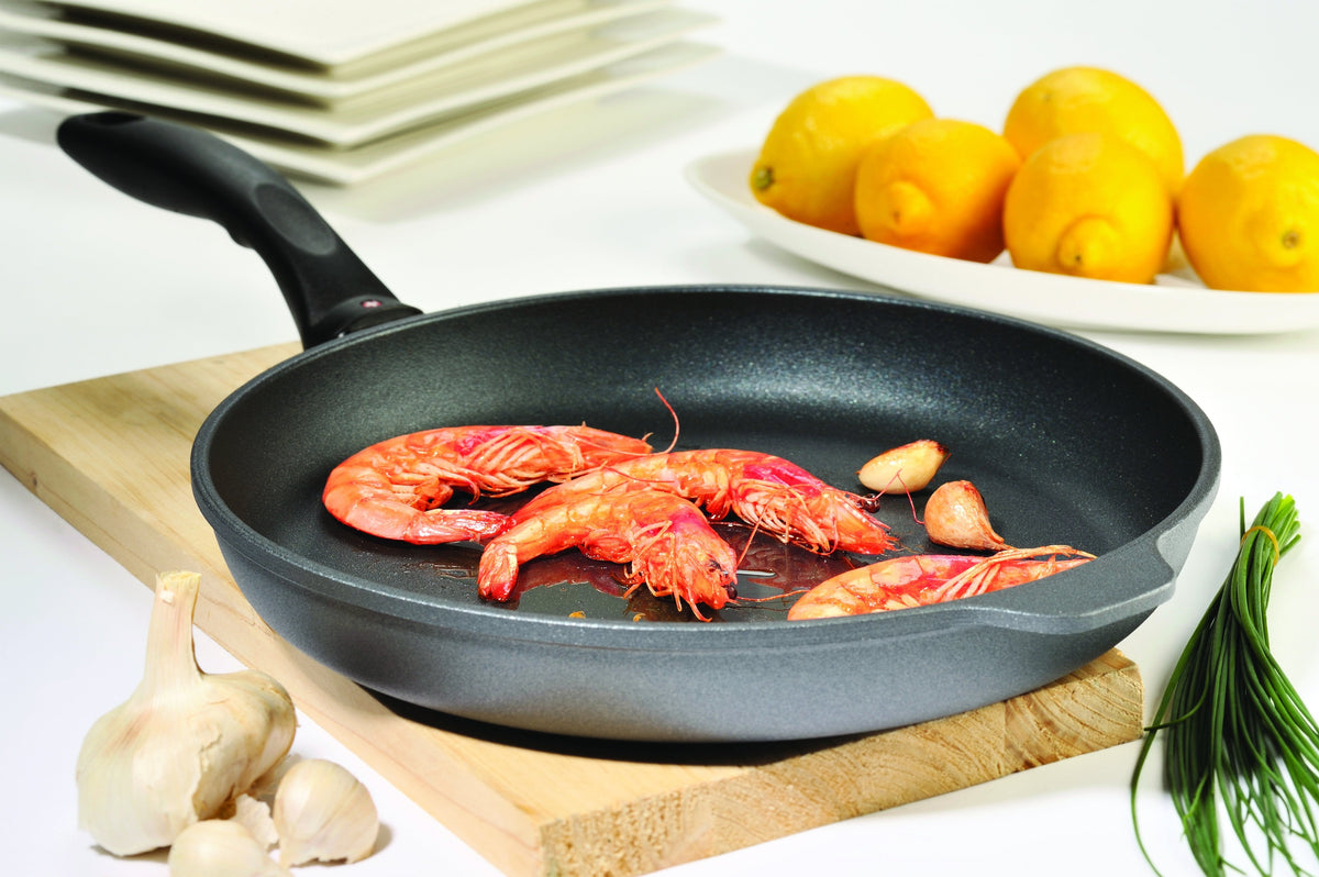 Swiss Diamond - 11" Classic Nonstick Fry Pan with Lid (28 cm) - 6428C