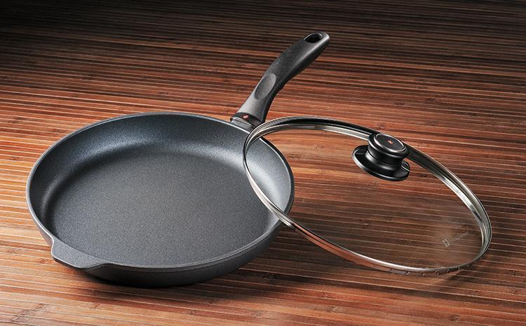 Swiss Diamond - 11" XD Induction Fry Pan with Lid (28 cm) - XD6428iC