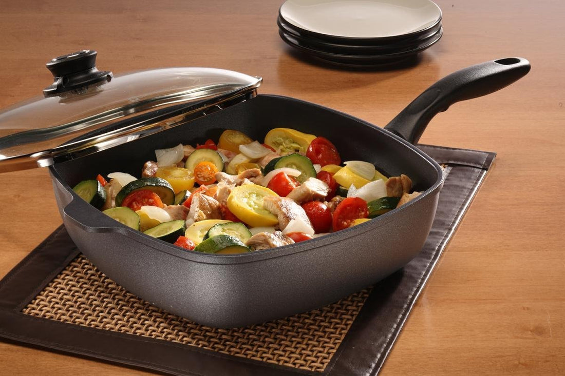 Swiss Diamond - 11" x 11" Induction Nonstick Square Saute Pan With Lid - 66283ic