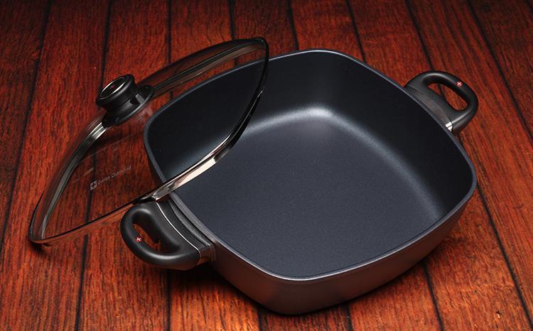 Swiss Diamond - 11" x 11" XD Square Casserole with Lid (28 cm x 28 cm) - XD66282c