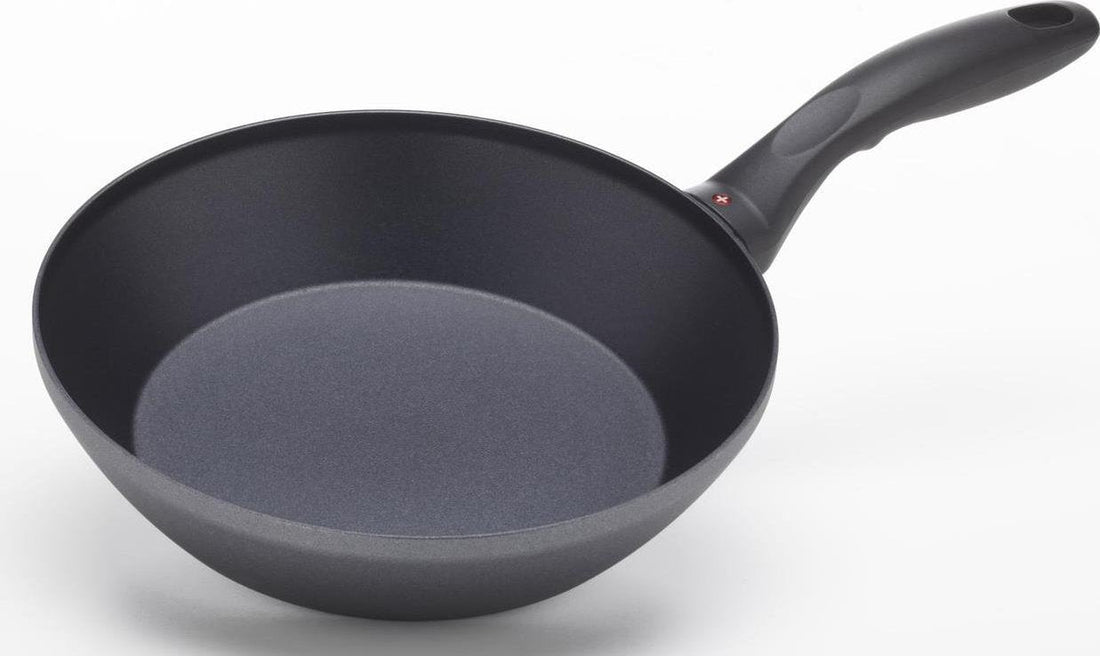 Swiss Diamond - 11" x 2" Edge Stir Fry Pan with Lid (28 x 5 cm) - 6528C