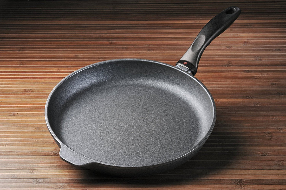 Swiss Diamond - 12.5" Classic Nonstick Fry Pan (32 cm) - 6432