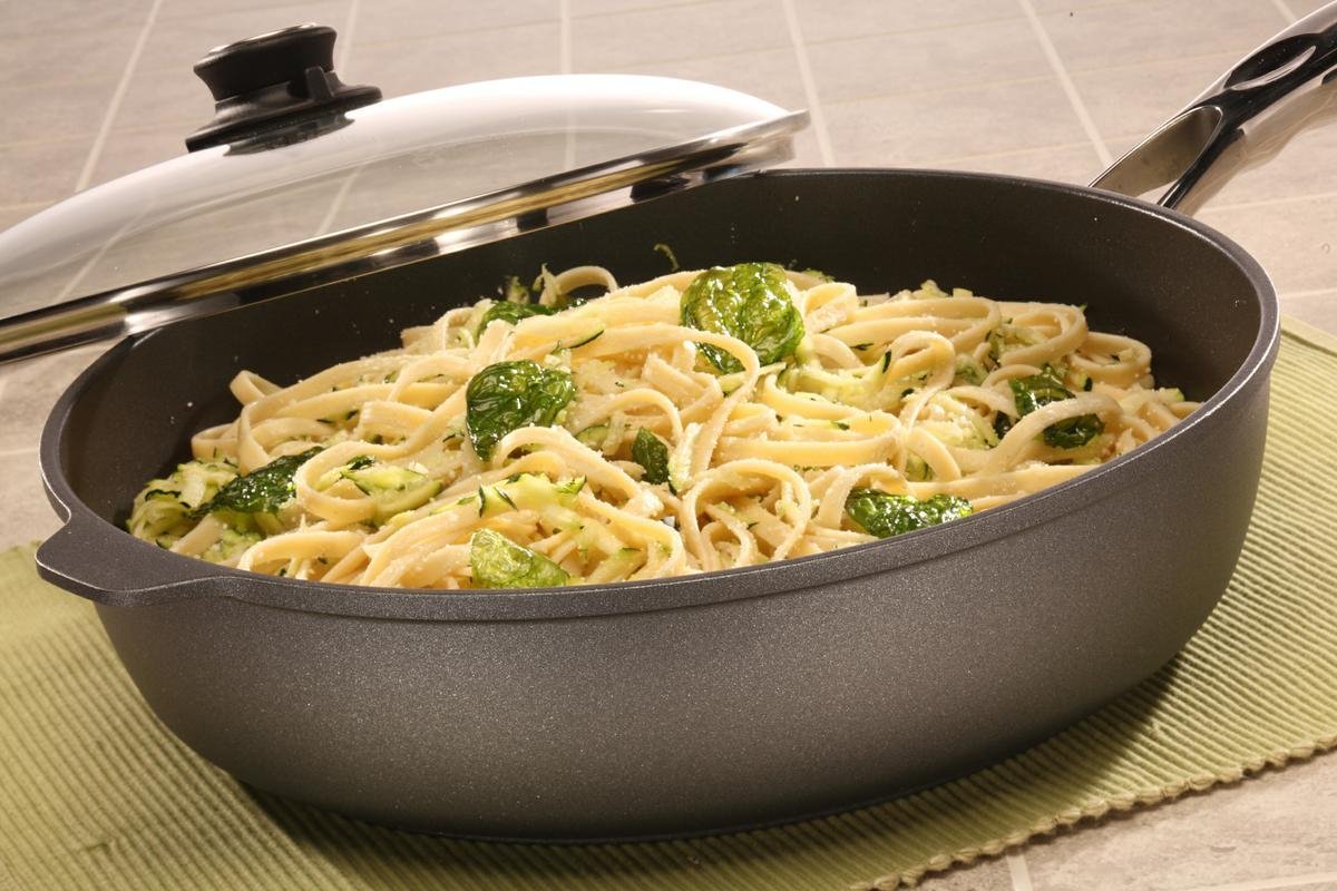 Swiss Diamond - 12.5" Induction Nonstick Saute Pan with SS Handle & Lid - 6732IC
