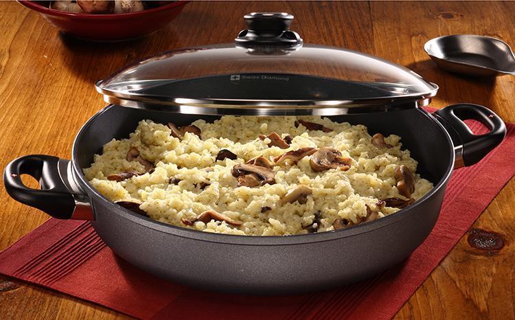 Swiss Diamond - 12.5" XD Induction Sauteuse with Lid (32 cm) - XD6632ic