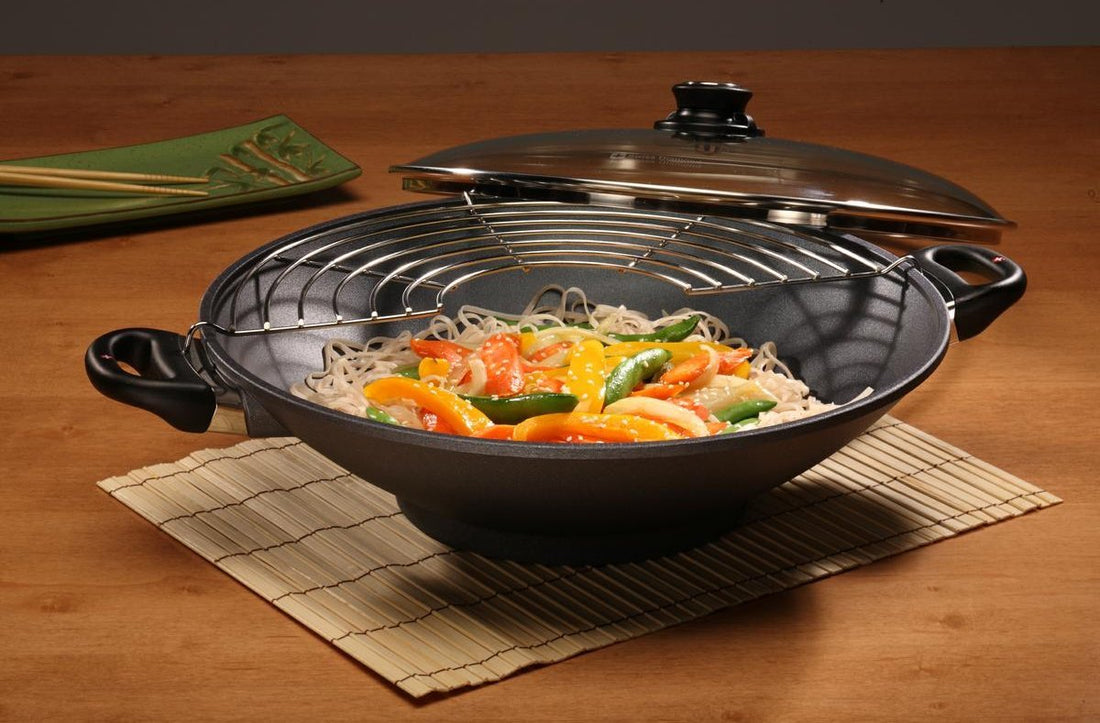 Swiss Diamond - 14" Induction Nonstick Wok with Lid & Rack - 61136ic