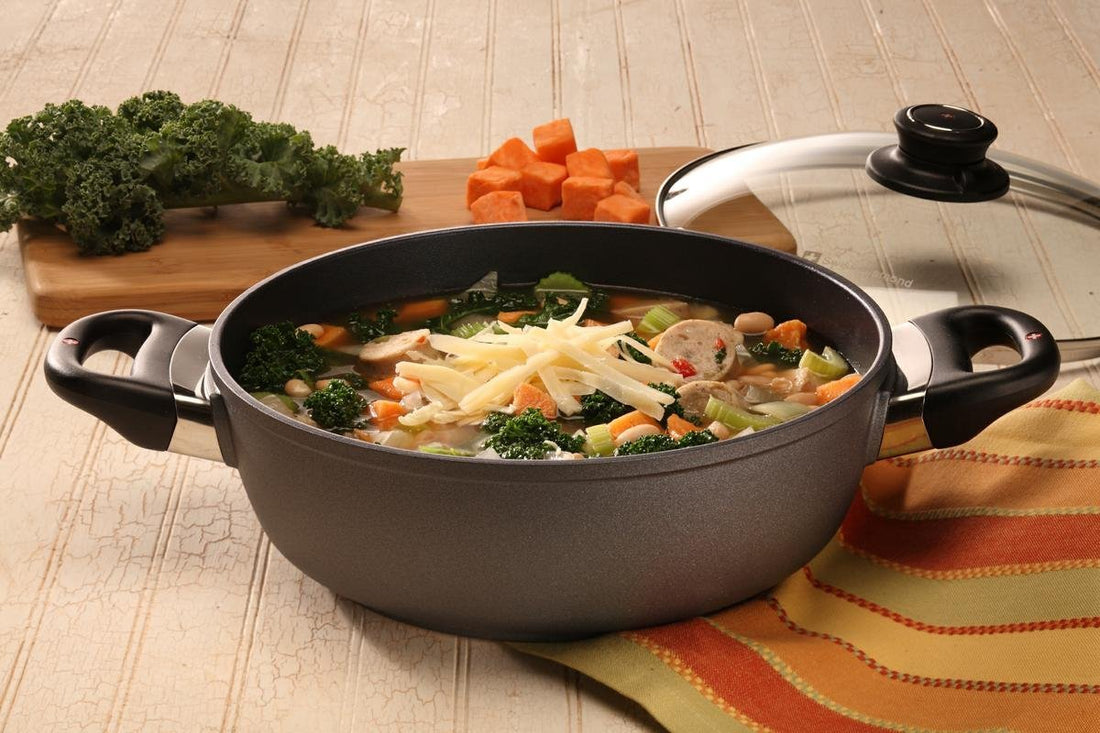 Swiss Diamond - 2.1L Classic Nonstick Casserole with Lid (9.5") - 6824C