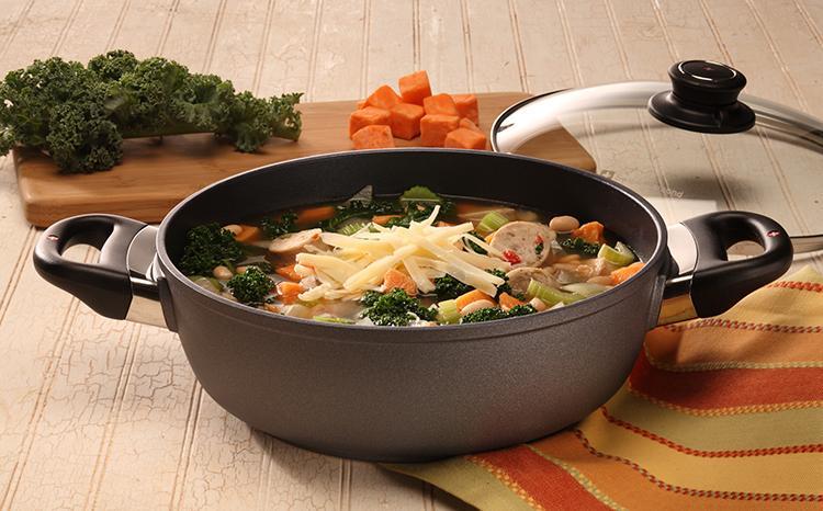 Swiss Diamond - 9.5" XD Induction Casserole with Lid (24 cm) - XD6824ic