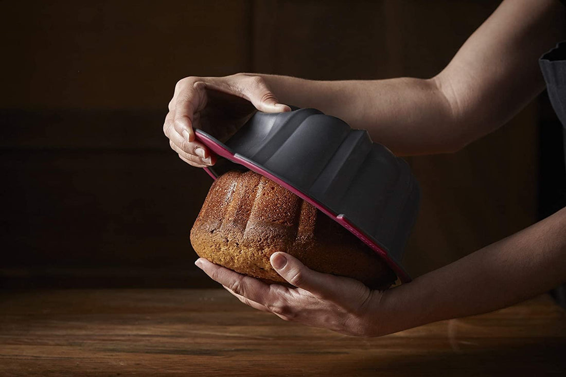 Trudeau - 10 Cup Structure Silicone Pro Fluted Cake Pan - 09915136