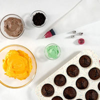 Trudeau - 12 Count Muffin Pan Confetti Fuchsia - 05118553