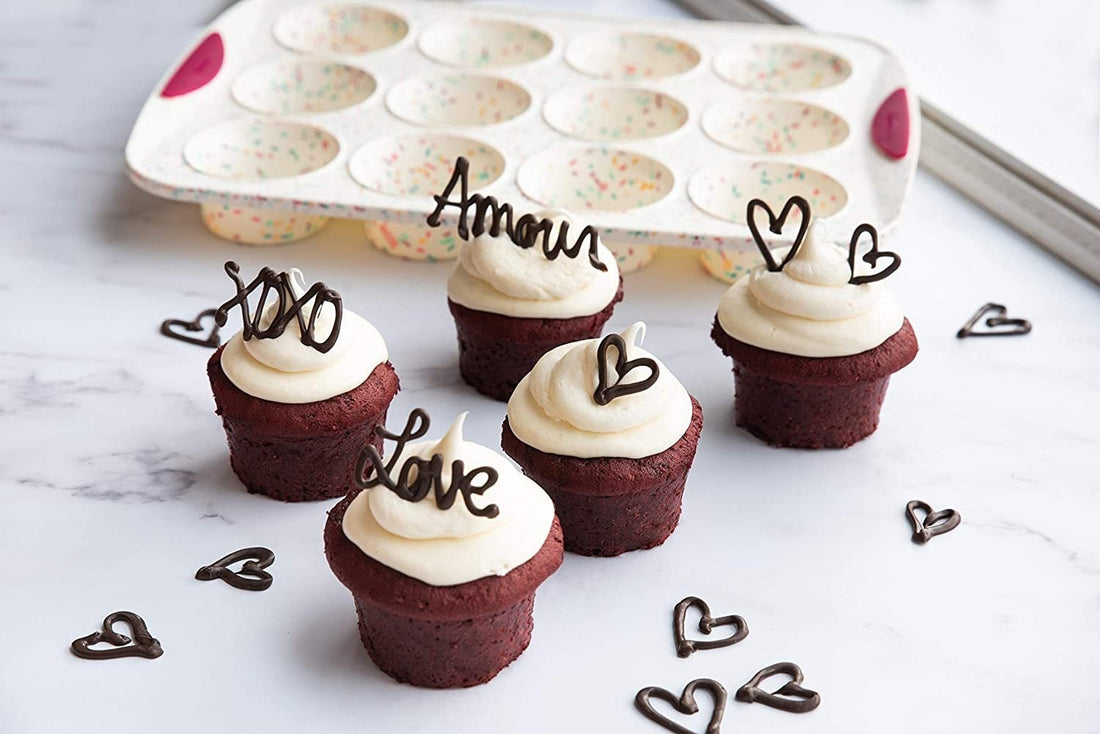 Trudeau - 12 Count Muffin Pan Confetti Fuchsia - 05118553