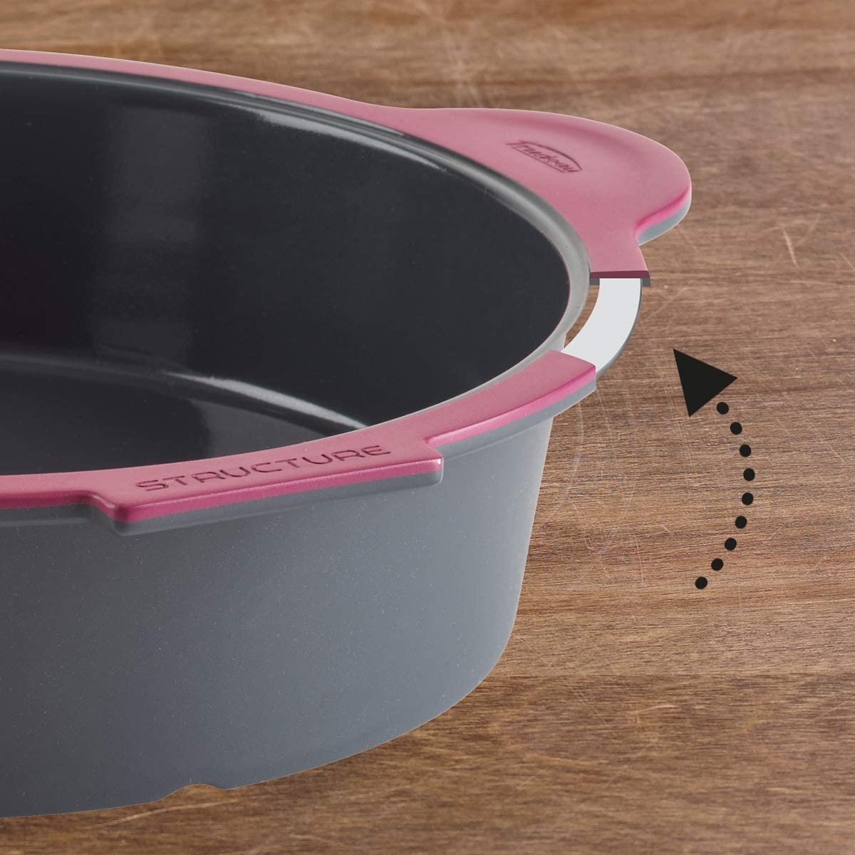 Trudeau - 9" Pro Round Cake Pan - 09914011
