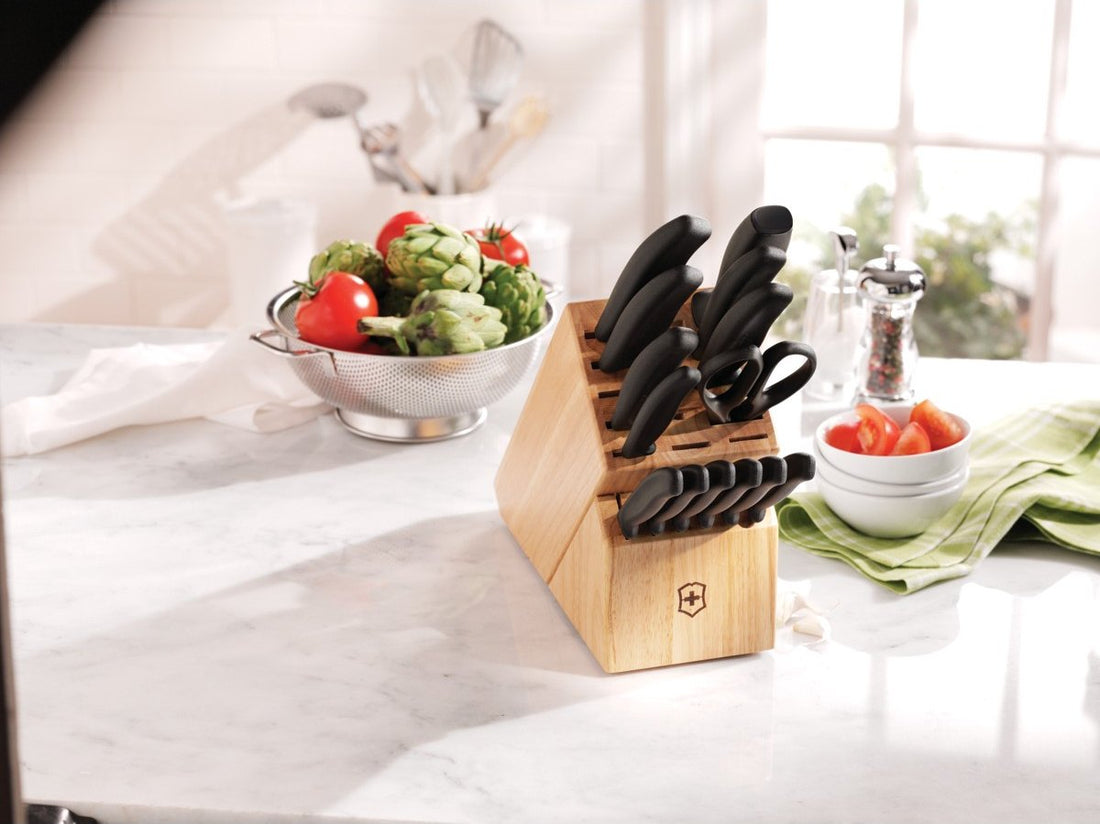 Victorinox - 15 Piece Swiss Classic Block Set - 6.7603-X6