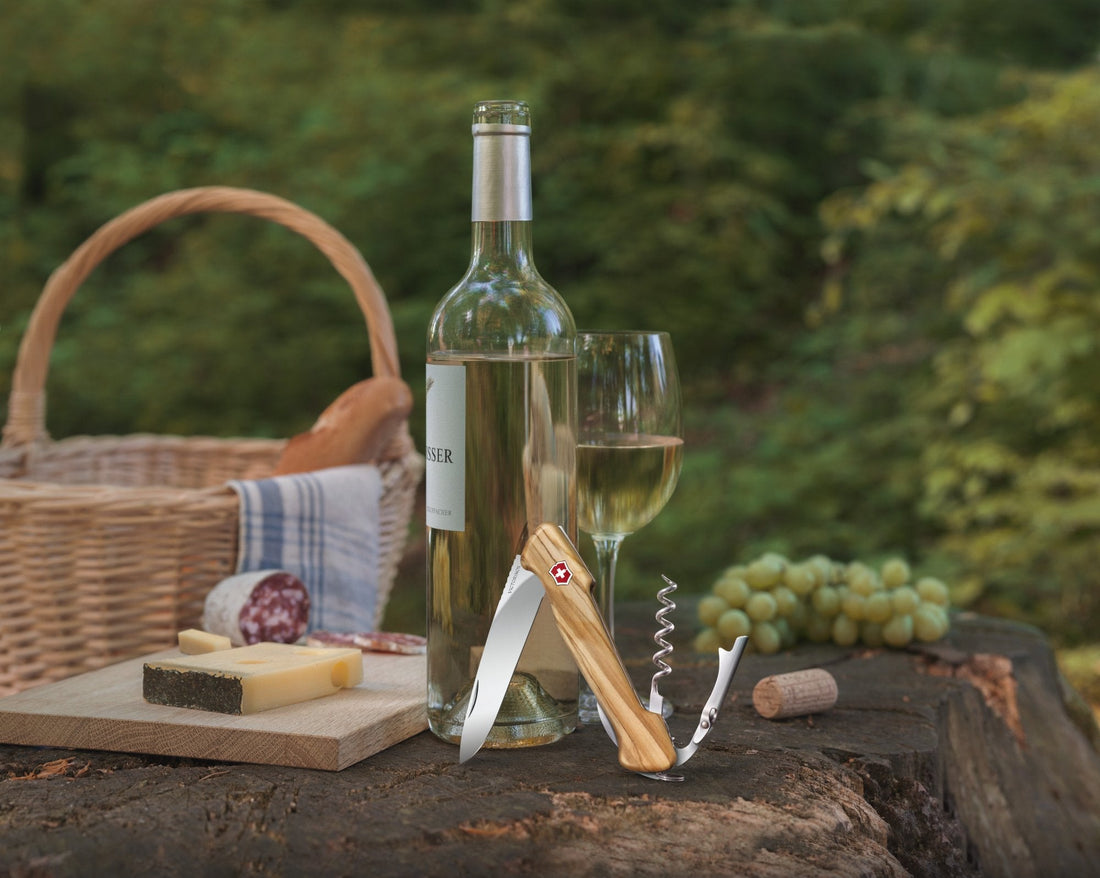 Victorinox - Olive Multi-Tool Wine Master with Leather Pouch - 0.9701.64