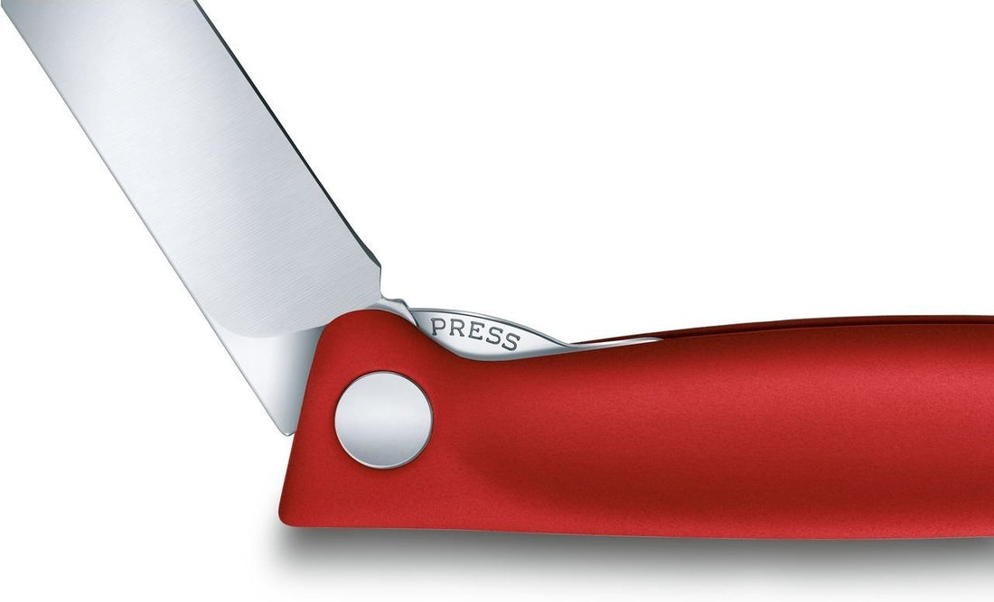 Victorinox - Swiss Classic Foldable Paring Knife Red - 6.7801.FB
