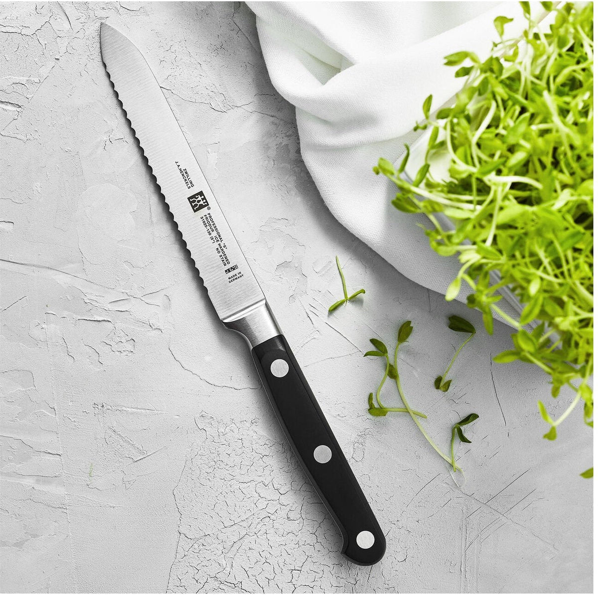 Zwilling - 5" Professional S Bagel/Utility Knife 130mm - 31025-131