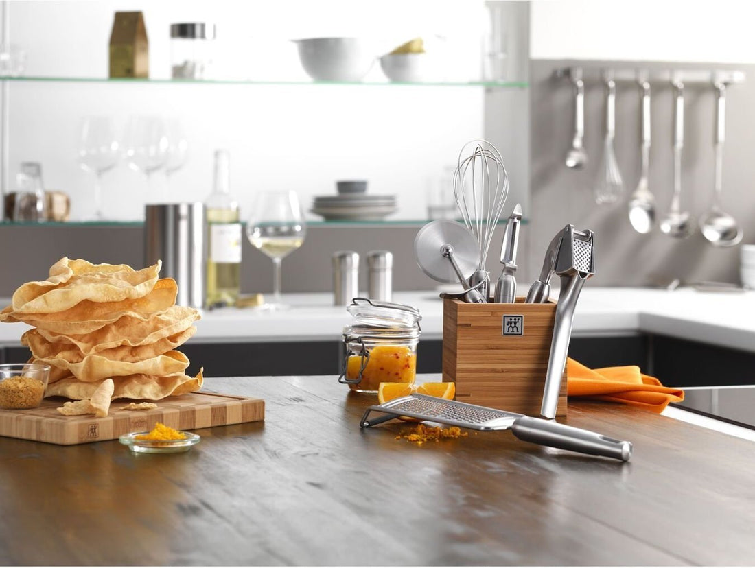 Zwilling - Pro Stainless Steel Garlic Press - 37160-019