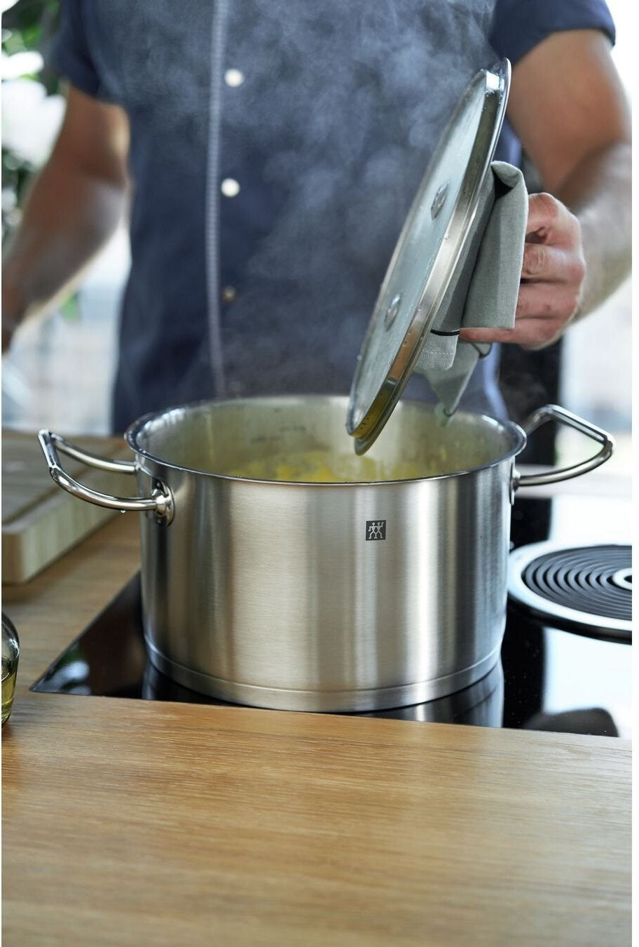 Zwilling - Twin Pro 6.5 QT Stainless Steel Stock Pot with Lid - 65123-240